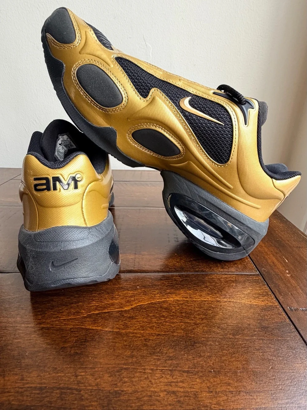 Nike Air Max Muse Metallic Gold Black Mesh Women's Sneakers Sz 9 FV1920-701